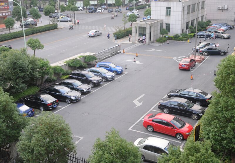 市政府停車坪供市民免費(fèi)停車。